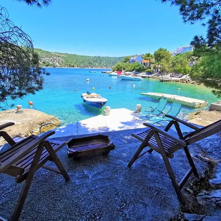 Luna * Veliki Drvenik